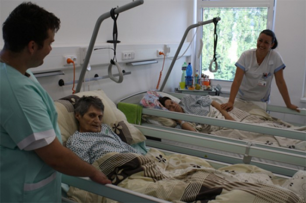 Nemocnice Šumperk koupila pro zábřežské pacienty pohodlnější lůžka