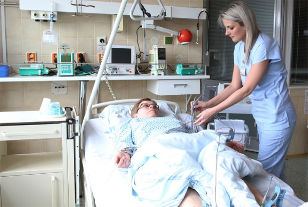 Pacienty v ohrožení života hlídají v šumperské nemocnici nové přístroje