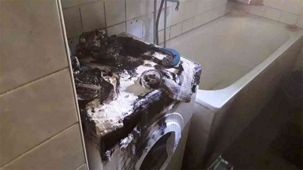 Požár automatické pračky v koupelně - Hranice