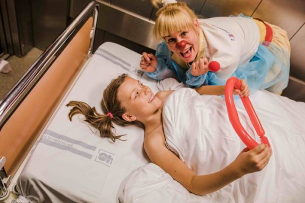Děti jezdí na operace beze strachu již v 6 nemocnicích ČR - díky Zdravotním klaunům