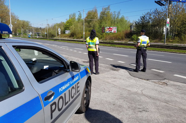 Sedmašedesátiletý muž z Šumperka chtěl policistům při dopravní kontrole ujet