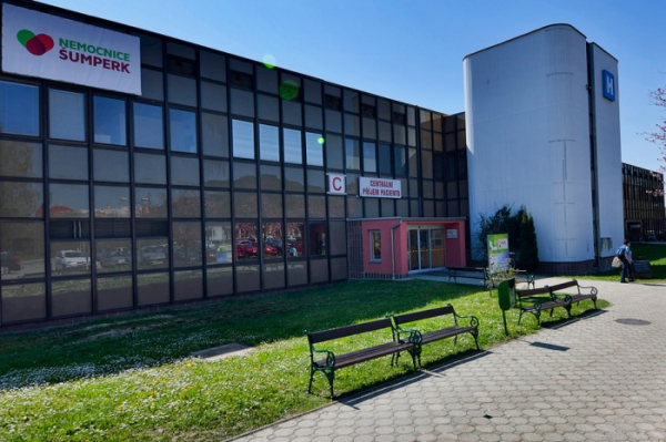 Zákaz návštěv v šumperské nemocnici