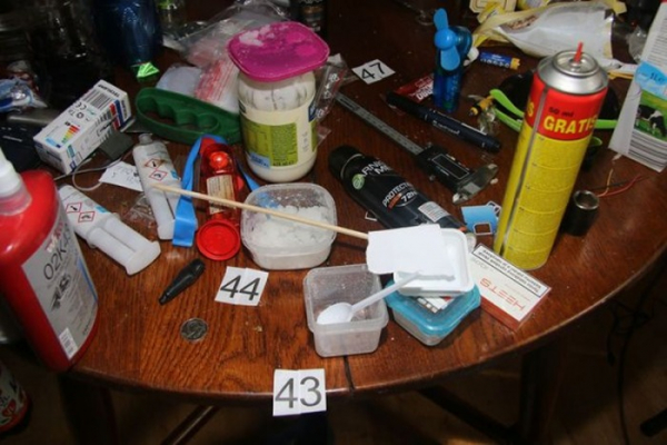 Na Mohelnicku zadrželi kriminalisté výrobce a distributora drog