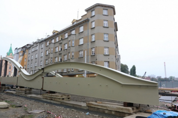 Nový most v Olomouci montují italští specialisté