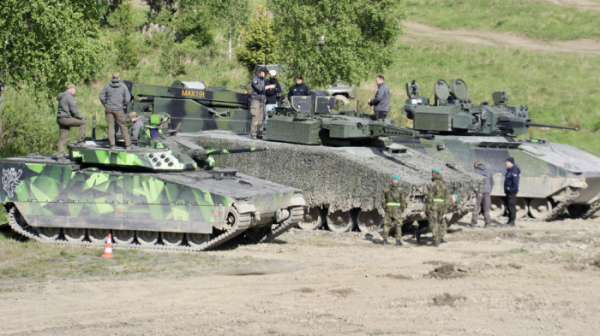 Armáda testovala v Libavé bojová vozidla pěchoty