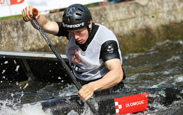 Vodní slalomář Jan Novotný ovládl seriál evropských pohárů juniorů