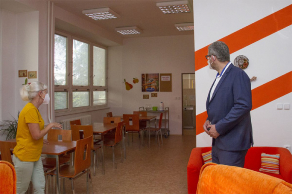 Olomoucký Pamatováček pomáhá lidem s Alzheimerem. Důraz klade na trénování paměti