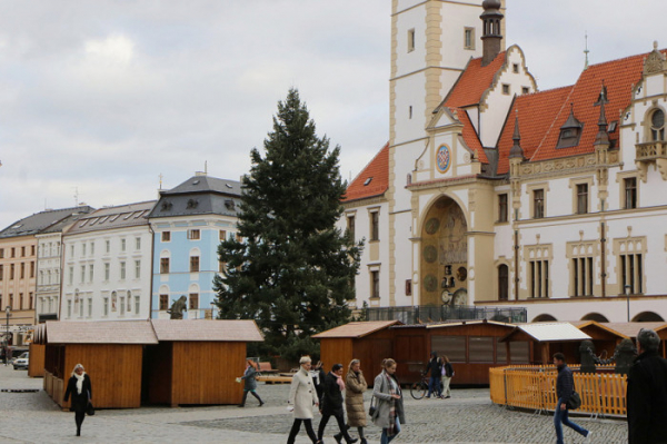 Město Olomouc se chystá na Vánoce, trhy budou plné tradic
