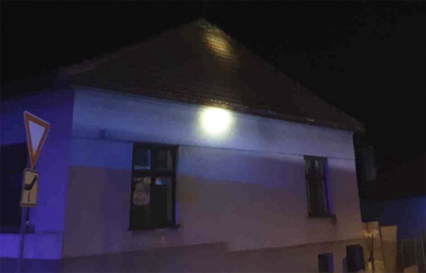 V Brodku u Konic  zasahovalo pět jednotek hasičů u požáru střechy rodinného domku