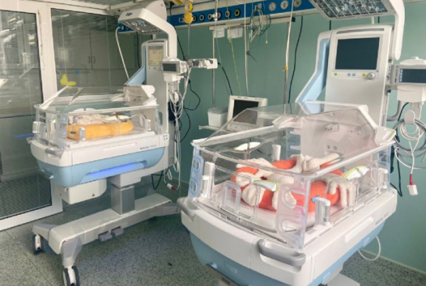 Nové inkubátory v Nemocnici AGEL Přerov zajistí optimální podmínky rizikovým miminkům