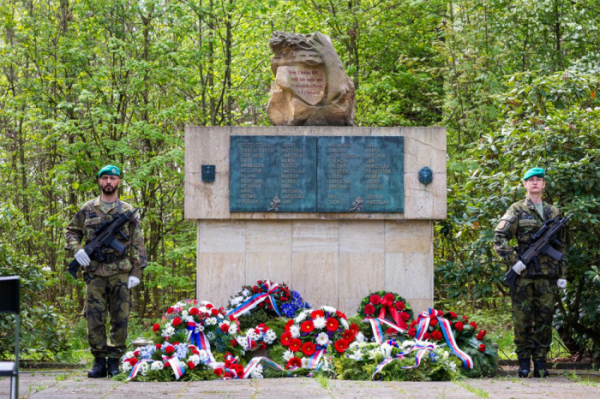 Olomoucký kraj uctil památku nevinných lidí. Na sklonku války je zavraždili nacisté