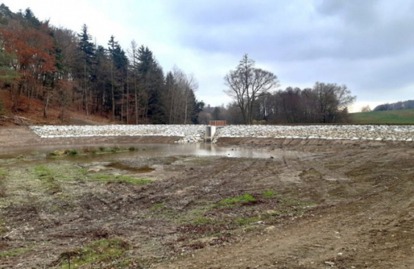 Vodní nádrž obnovená na Prostějovsku převede i stoletou vodu