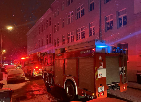 Zřejmě neopatrnosti při manipulaci s otevřeným ohněm došlo v Olomouci k požáru v bytové jednotce