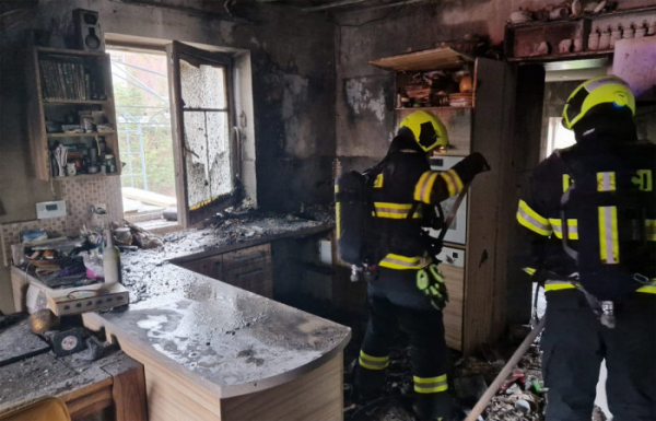 Na Šumpersku došlo při požáru kuchyně k  jednomu zranění a úhynu několika psů