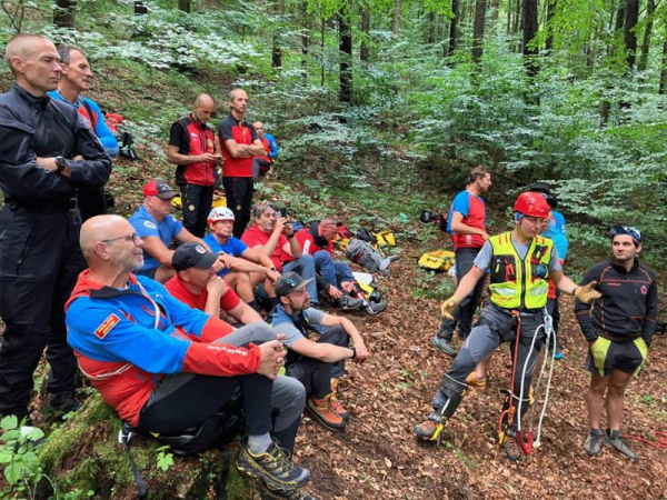 Horští záchranáři trénovali speciální techniky zásahů na mezinárodním workshopu v Jeseníkách