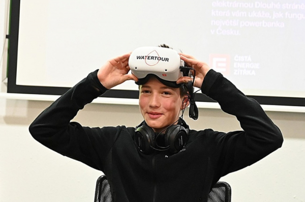 Brýle s virtuální realitou zatraktivnily exkurze v elektrárně Dlouhé stráně na Šumpersku