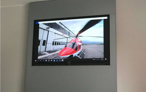 Ředitel ZZS Olomouckého kraje Petr Hubáček vyjednal s vedením společnosti ATE náhradní vrtulník pro obyvatele regionu
