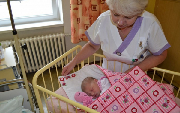 Jesenická porodnice dostala patchworkové dárečky pro novorozence